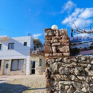 2* Guest house John's